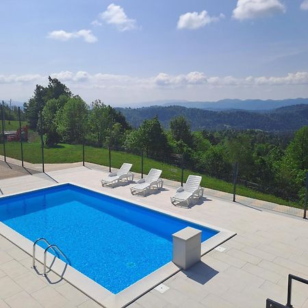 Holiday Home With Hot Tub And Sauna Sabina Rovte Exteriör bild