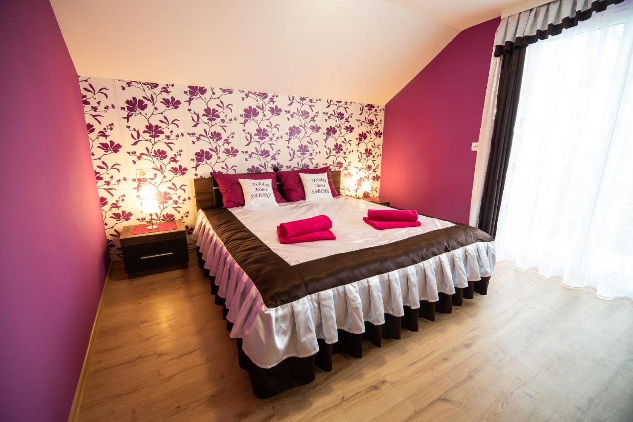 Holiday Home With Hot Tub And Sauna Sabina Rovte Exteriör bild