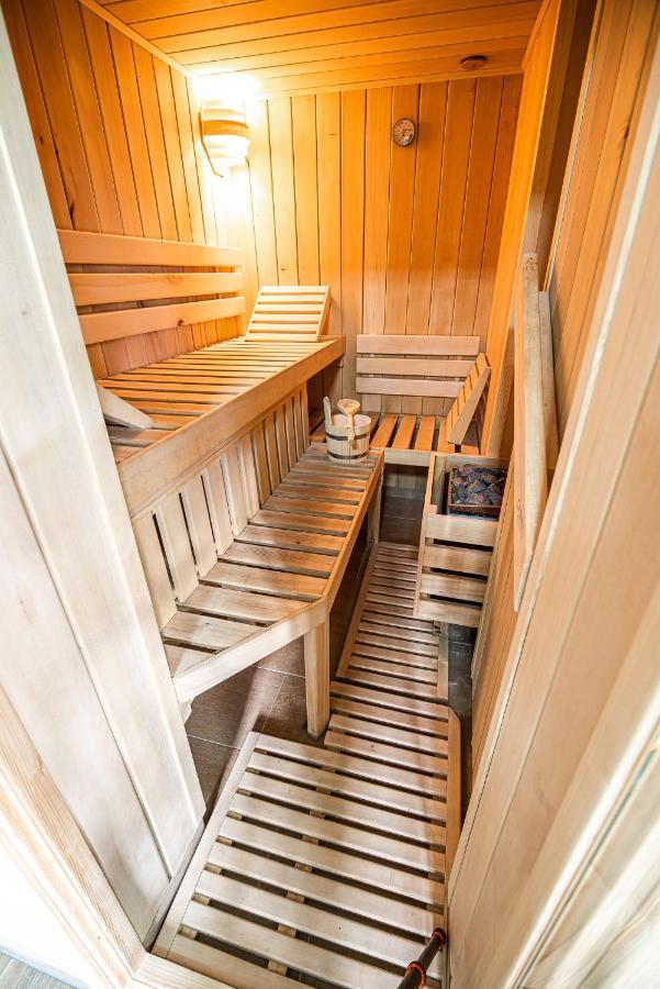 Holiday Home With Hot Tub And Sauna Sabina Rovte Exteriör bild