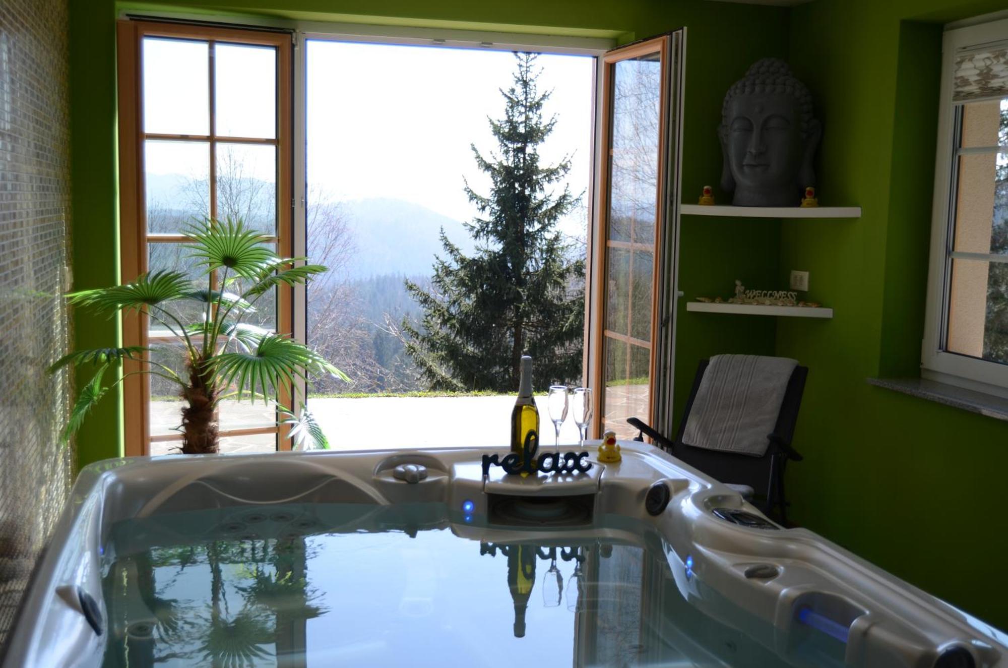 Holiday Home With Hot Tub And Sauna Sabina Rovte Exteriör bild