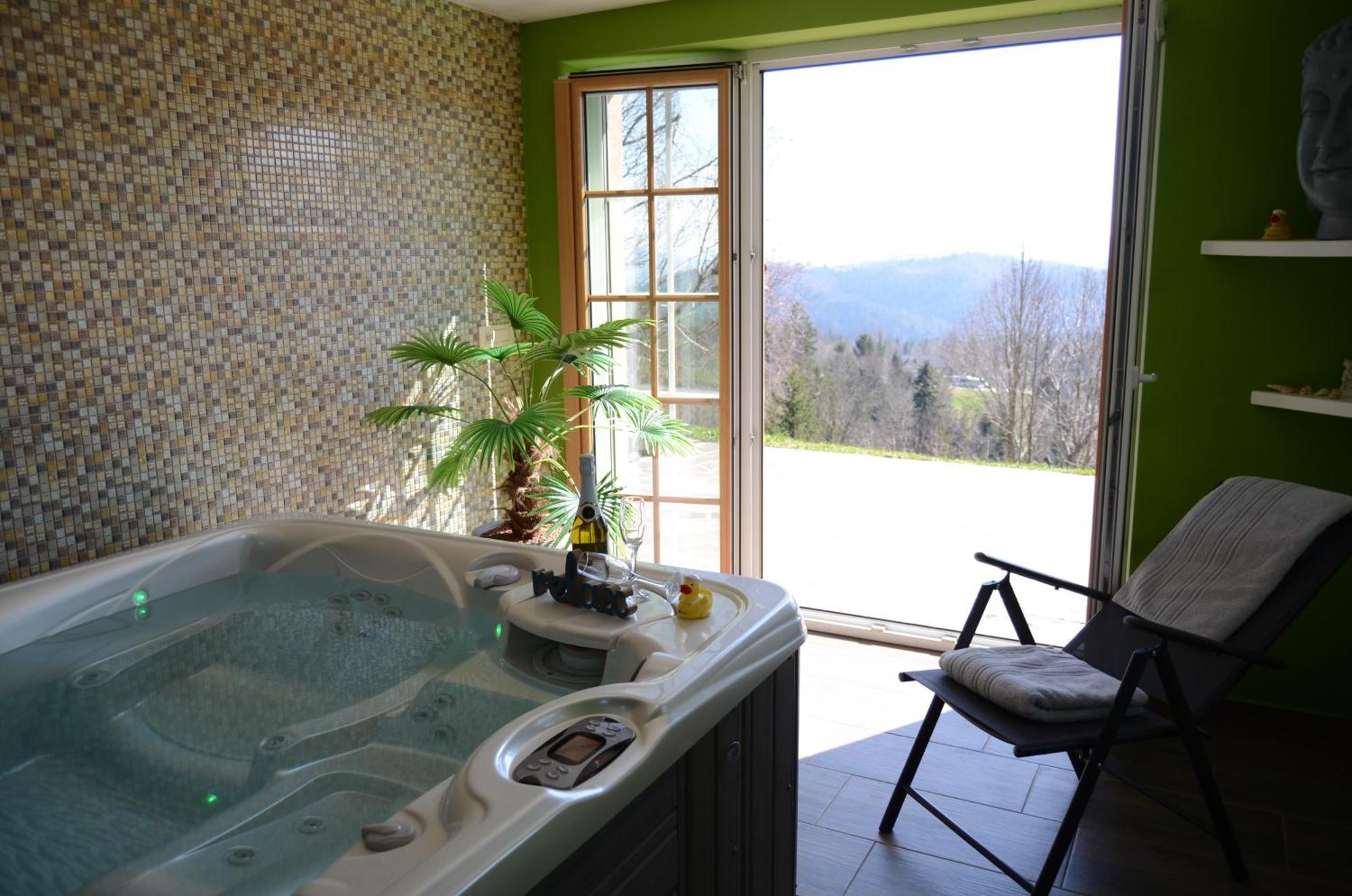 Holiday Home With Hot Tub And Sauna Sabina Rovte Exteriör bild