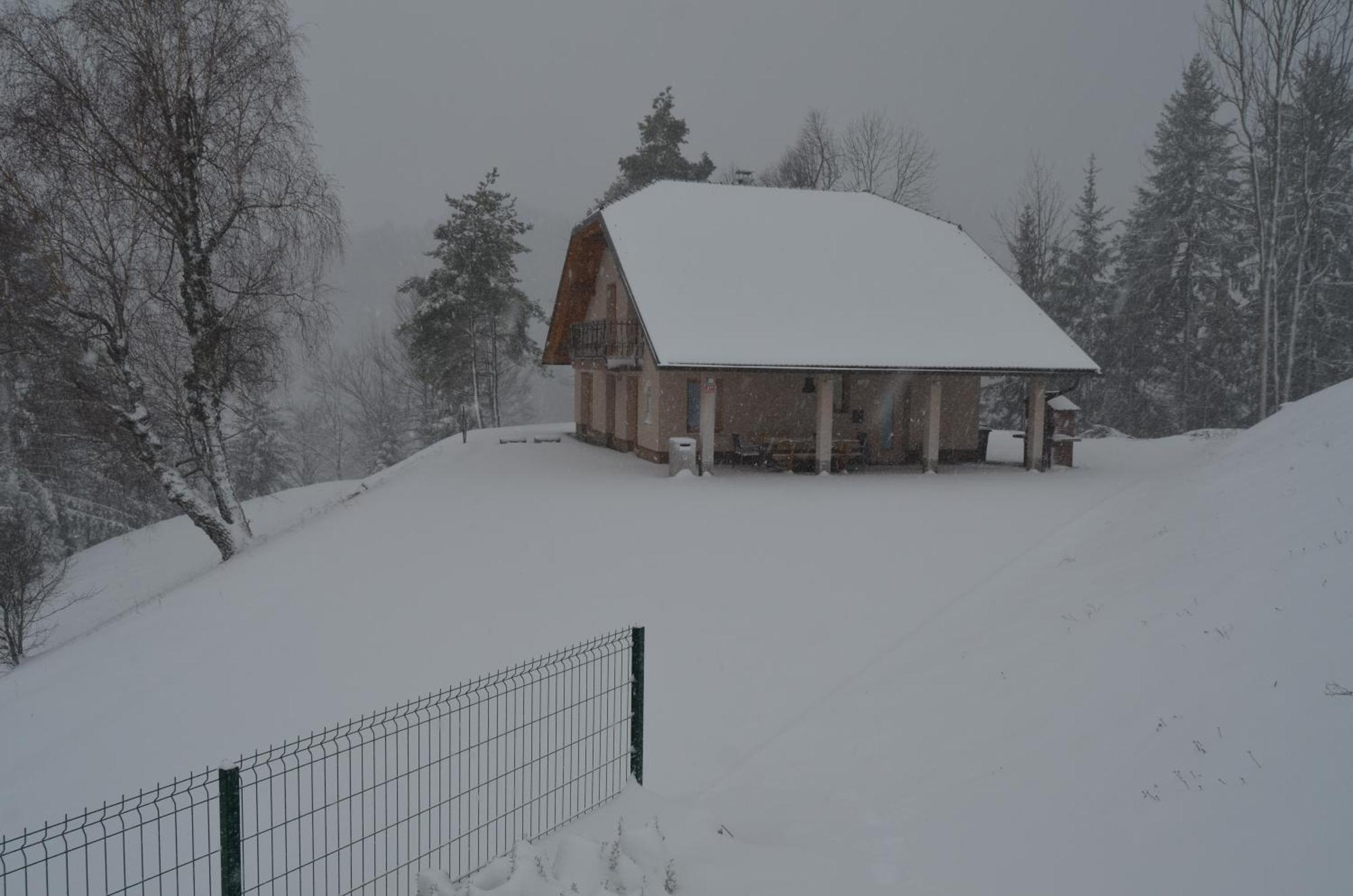 Holiday Home With Hot Tub And Sauna Sabina Rovte Exteriör bild