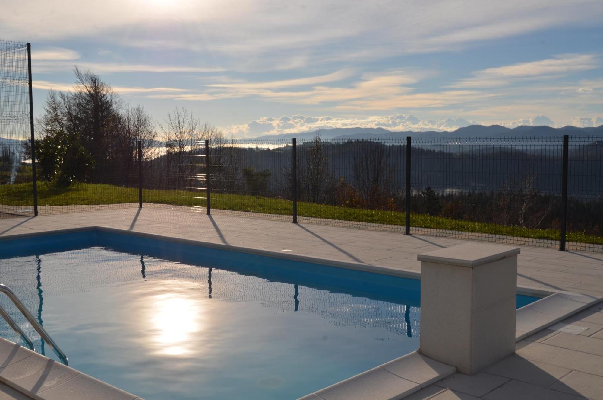 Holiday Home With Hot Tub And Sauna Sabina Rovte Exteriör bild